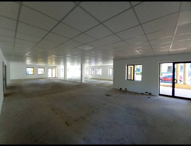 702M² OFFICE TO LET IN BRYANSTON